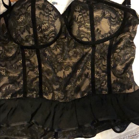 Guess Ruffle Tank - Picture 10 of 12